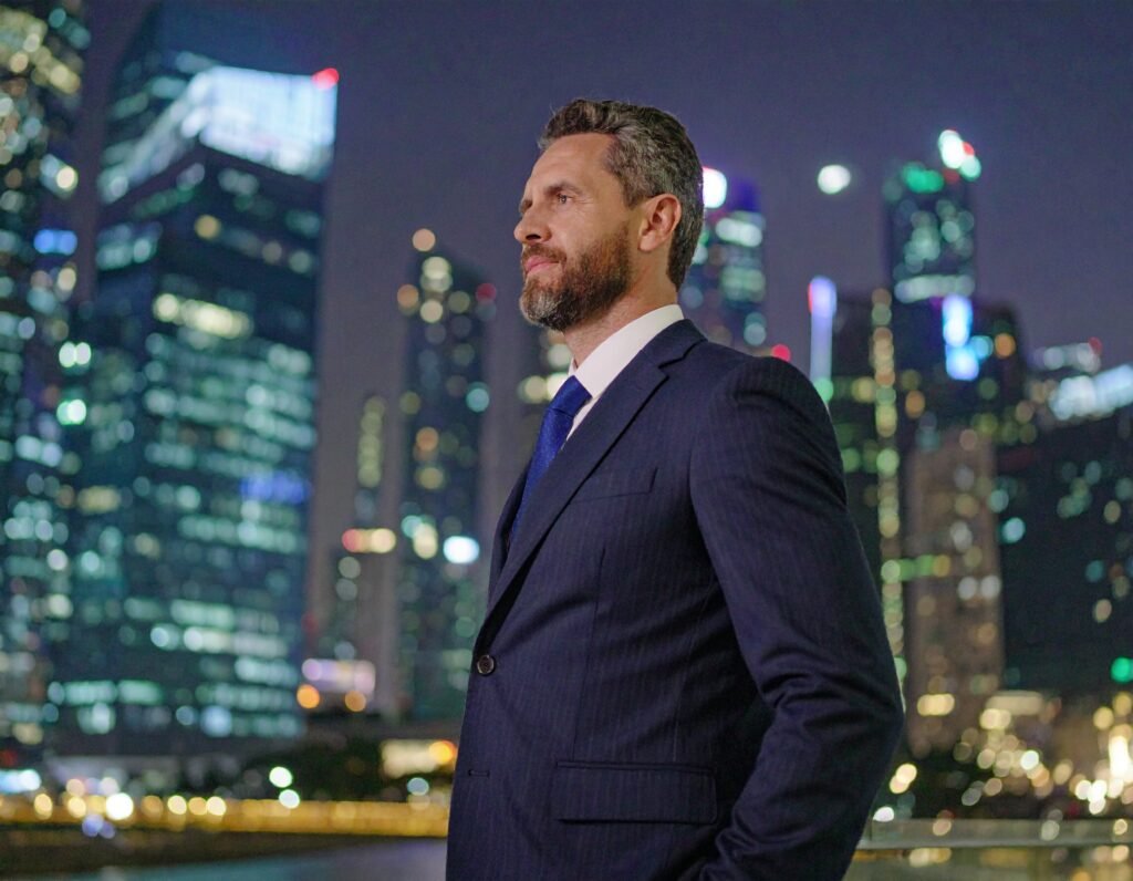 Man with suit, night 